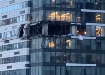 우크라 드론 공격으로 모스크바 공항 일시 폐쇄(영상)