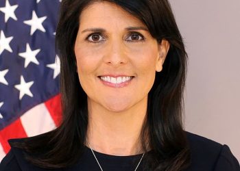 “이번엔 트럼프 아냐…고령자들 은퇴해야” 직격