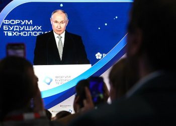 푸틴 “미 집속탄 공급 범죄…우리도 집속탄 재고충분”