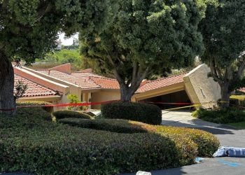 (2보)롤링힐스 에스테이트 산사태…주택 12채 심각한 균열, 붕괴