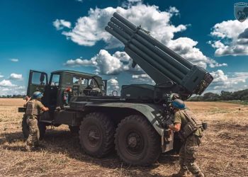 “이게 왜 당신 손에?”…우크라, 북한 로켓 발사