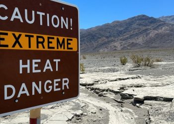 타들어가는 캘리포니아 데스밸리, 주말 폭염 128도