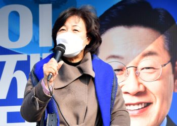 추미애, 이재명에게 노골적 줄 서기