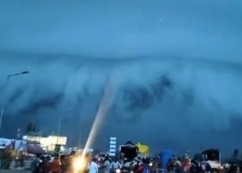 하늘에서 쓰나미가?…폭우 뒤 기묘한 현상(영상)