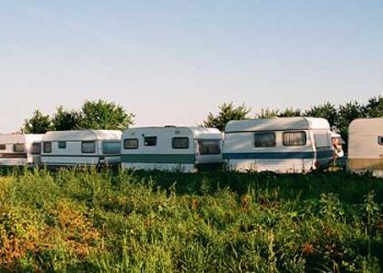 실마 지역 RV차량들 몰려 주민들 골치…대부분 노숙자들