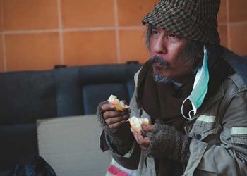 쿨링센터도 노숙자가 점령..폭염에도 주민들 기피