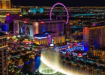 폭염 속 여행 “숨 쉬기도 힘들어”…데스밸리 123, 베가스 113