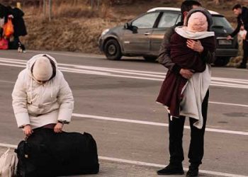 ‘텍사스의 보복’  불체이민자 태운 버스 또 LA로…벌써 세번째