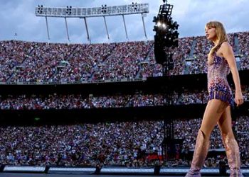 월드투어 나서는 테일러 스위프트, 전세계 뒤흔든다