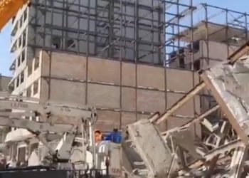 테헤란 도심 건물 5채 연쇄 붕괴(영상)