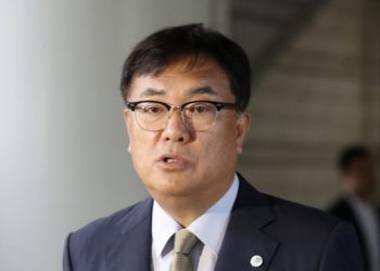 ‘노무현 명예훼손’ 정진석, 6개월 실형선고  “당황스럽다”