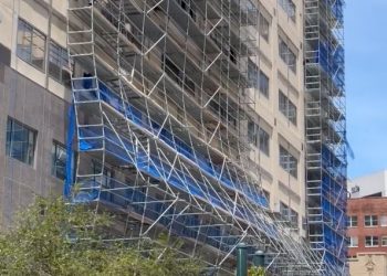 “폭염으로 고층빌딩 공사장 무너진다”..올랜도 도심 대피령(영상)