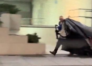 한인타운서 벌어진 주말 공포극..라이플 괴한, 버몬트∙7가 새벽까지 대치(영상)