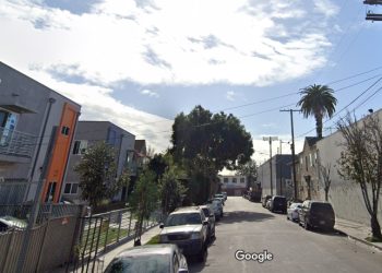 아들 방 들어간 여성 ‘기겁’…랩에 싸인 여성 발견