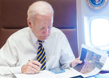 “바이든, 하와이 참사 왜 이렇게 소극적?”…공감 정치인 어디갔나