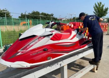 [이런일도]제트스키 타고 서해 건너 밀입국 중국인 검거