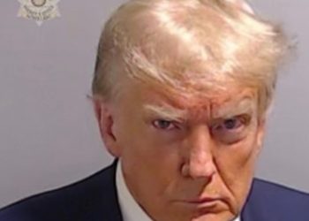 수감번호 ‘P01135809’ 눈 부릅뜬 트럼프…전직 대통령 최초 머그샷(영상)