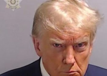 수감번호 ‘P01135809’ 눈 부릅뜬 트럼프…전직 대통령 최초 머그샷(영상)