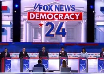 공화당 첫 TV토론…대선주자 8명 불꽃 튀는 입씨름(영상)