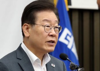 이재명, 당대표 절대 사퇴 안한다…10월 사퇴설 일축