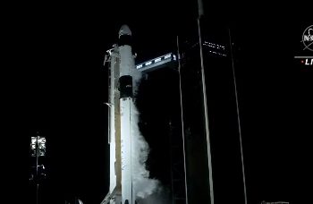 미, 일, 러, 덴마크 비행사 태운 스페이스X 로켓 발사(영상)