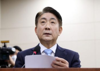 이동관 취임 일성 “공영방송 근본적 구조개혁…인터넷 포털, 사회적책무”