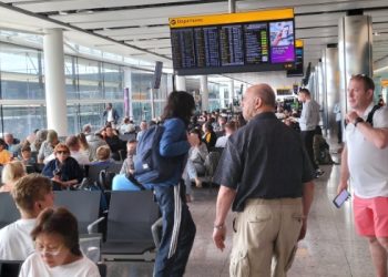 관제시스템 장애 영국 항공대란…항공편 대규모 결항·지연