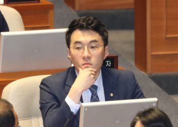 민주당, 이번엔 ‘김남국 코인방탄’… 내부서도 비판