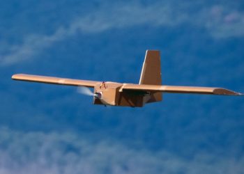 우크라 골판지 드론, 러시아 전투기  공격(영상)