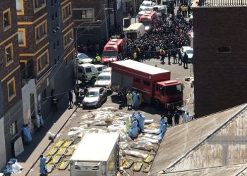 요하네스버그 참사…불체자 건물 화재, 73명 사망