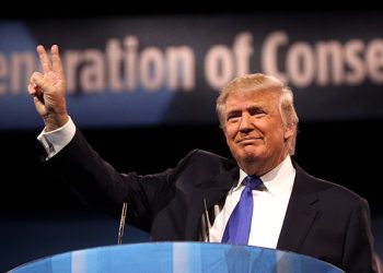 토론 불참 트럼프 지지율 일주일새 6%P 하락