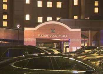 트럼프와 측근 18명, 악명 높은 구치소 수감 전망