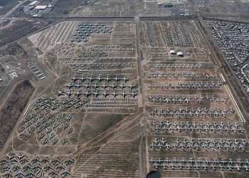 “애리조나 보관 퇴역 전투기 수백대 우크라에 지원” 제안