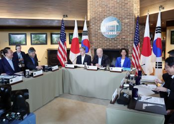 CNN “커지는 중국 힘이 한미일 합의 배경”