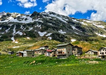“사라지는 빙하”…수십년전 실종자 유해 잇따라 발견