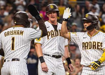 김하성, 첫 만루포·300안타…20-20 보인다