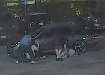 타이어 갈아 끼우다 봉변…술집 주차장 2인조 남녀 강도 체포