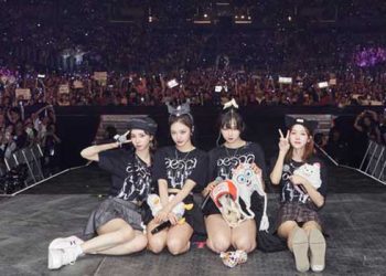 에스파 LA 공연, 1만명 한국어 떼창…월드투어 시작