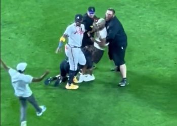 총격사건에 관중난입까지…경기장 연일사고(영상)