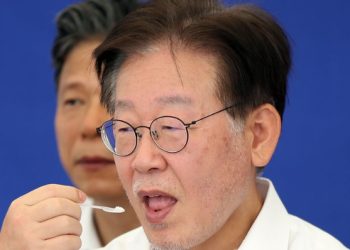 ‘자충수’ 이재명 단식에 민주당 내홍만 확산