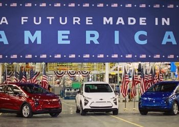 트럼프, 바이든 ‘전기차 전환정책’ 맹공…”죄다 중국산 될 것”