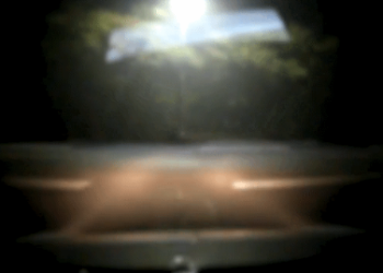 운전하다 옆자리 연인과 다투다 ‘쾅'(영상)