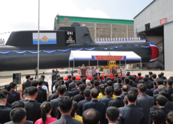 북한,  첫 ‘전술핵공격잠수함’ 공개… ‘SLBM·핵어뢰’ 발사 가능