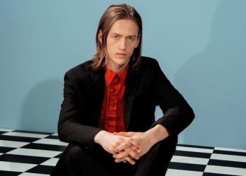 성폭행 의혹에 넷플릭스 인기 시리즈 하차