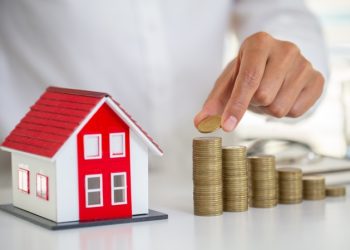 미국인 58% “바이든이 경제 악화시켜”…인플레·집값이 문제