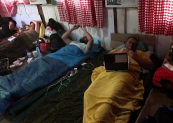 “앉거나 서 있으면 탈락”…누워있기 20일 ‘게으름 올림픽’