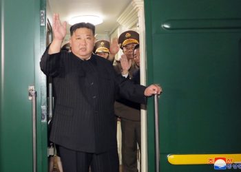 김정은,  러시아 도착…보스토니치 우주기지서 13일 푸틴과 정상회담