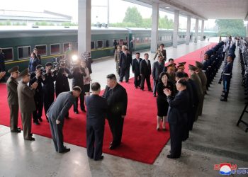 김정은,  러시아 도착…보스토니치 우주기지서 13일 푸틴과 정상회담