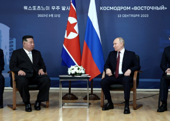 크렘린 “푸틴, 김정은 방문요청 수락…소총 선물로 교환”