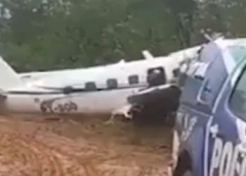 낚시 관광 비행기 아마존 추락..14명 사망(영상)